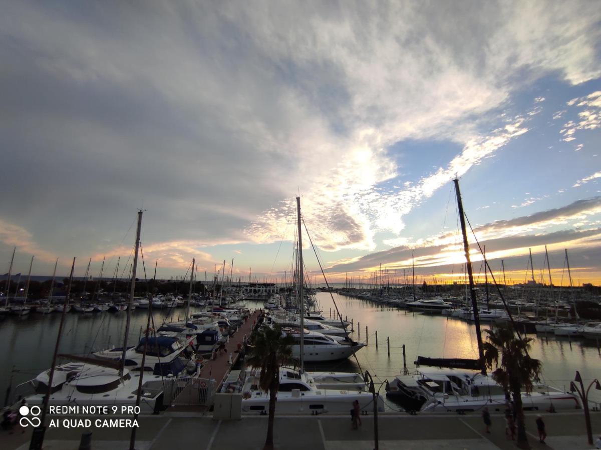 Classe 3 Etoiles - Magnifique Vue Sur Le Port - Wifi Et Clim Apartment