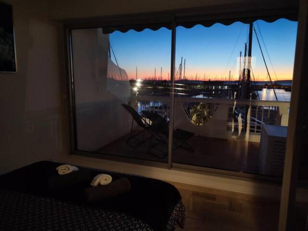Classe 3 Etoiles - Magnifique Vue Sur Le Port - Wifi Et Clim Apartment *
